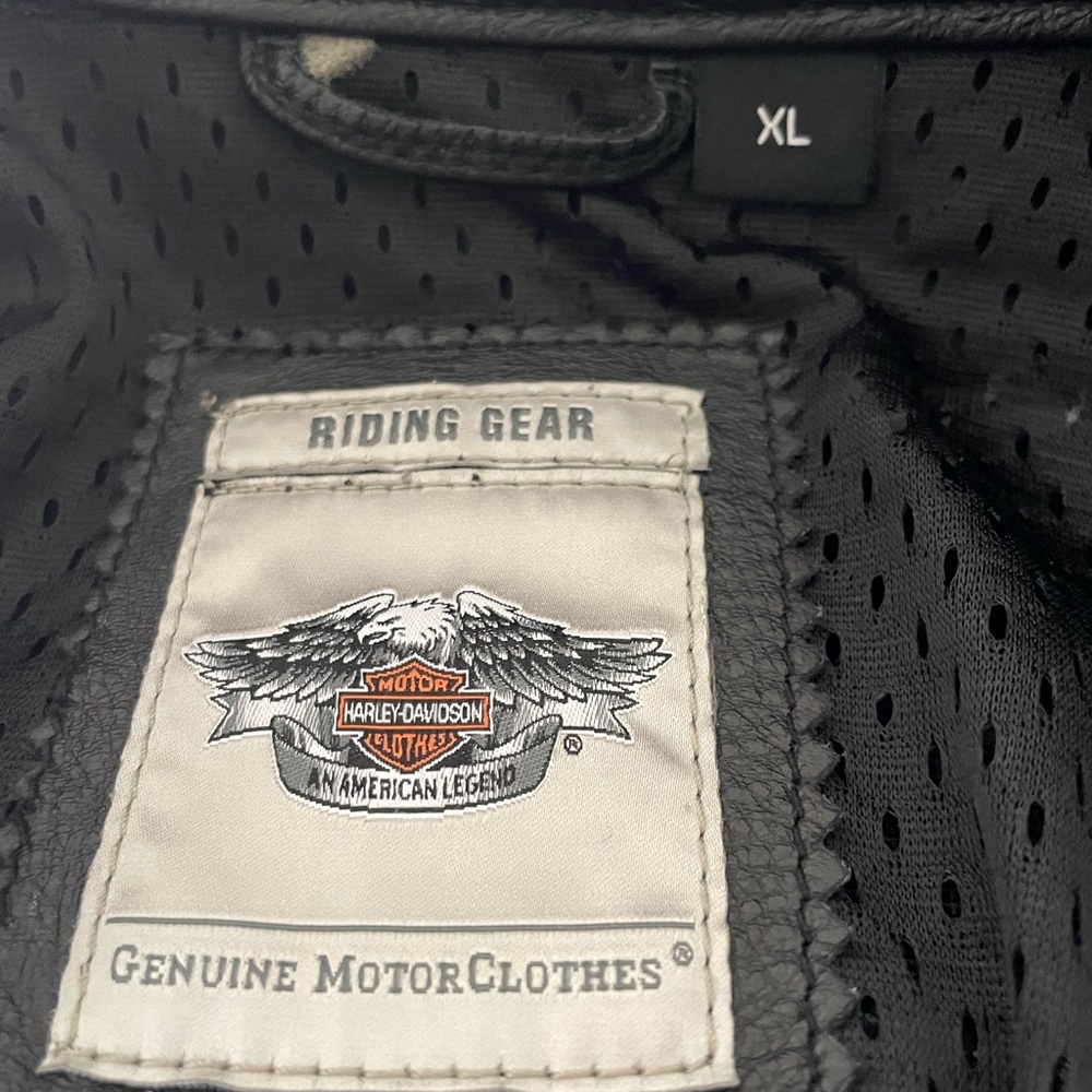 Harley-Davidson Ladies Leather Jacket W/ Red & Gray Design. Sweatshirt included - Picture 12 of 16